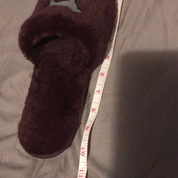 Victoria’s Secret pink slides - Picture 3 of 3